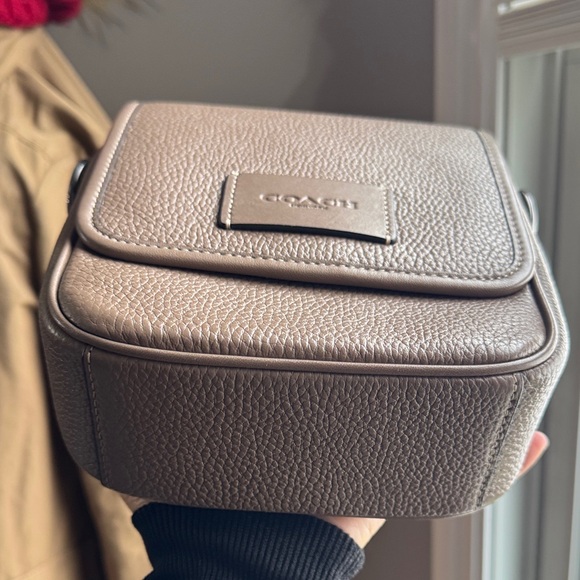 Coach Brown Leather Men's Messenger Bag like new! - Picture 15 of 17